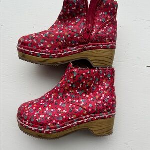 OshKosh B'gosh Red Floral Kids Boots